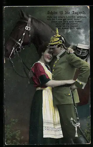 AK Soldat und Geliebte umarmen sich, Schön ist die Jugend
