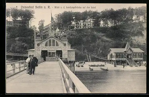 AK Ostseebad Sellin auf Rügen, Blick von der Landungsbrücke auf das Land