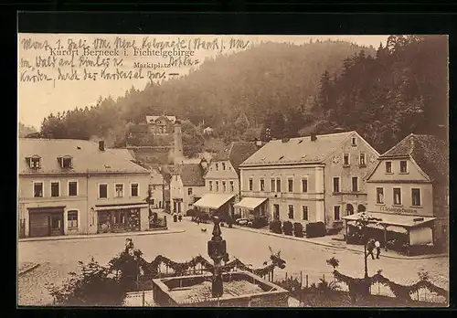 AK Berneck i. Fichtelgebirge, Marktplatz mit F. A. Schmidtsche Conditorei