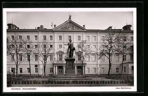 AK Mannheim, Nationaltheater mit Statue