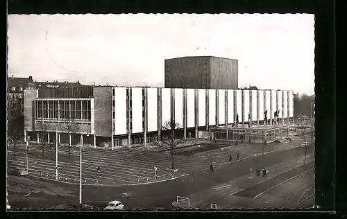 AK Mannheim, National-Theater mit Strasse aus der Vogelschau