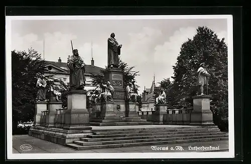 AK Worms /Rh., Am Lutherdenkmal