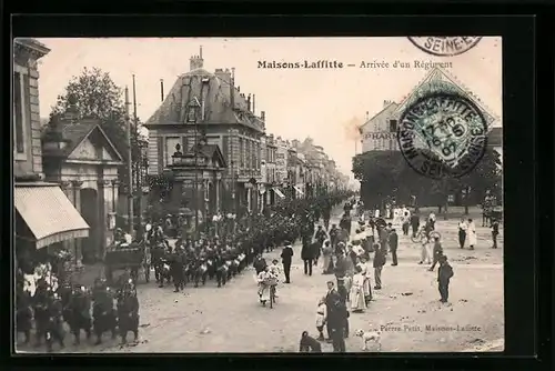 AK Maisons-Laffitte, Arrivee d`un Regiment, Pharmacie