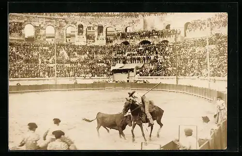 Foto-AK Stierkampf in voller Arena