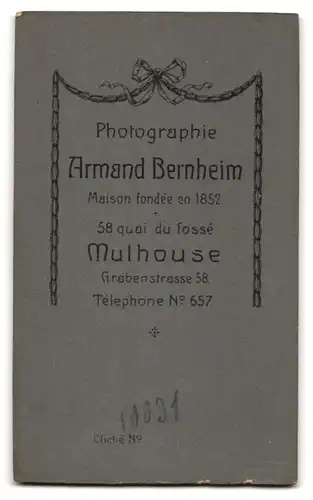 Fotografie A. Bernheim, Mulhouse, Quai du Fosse 58, Gutbürgerlicher Herr im Anzug mit leichtem Schnauzbart