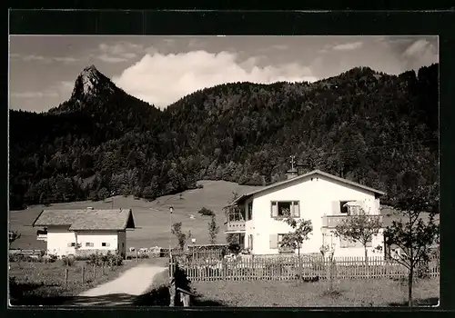 AK Kreuth, Ortspartie mit Berggipfel