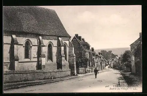 AK Les Moulineaux, Entrée du village, Ortspartie mit Teilansicht der Kirche