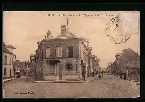 AK Oissel, Place du Marche, Monument du Dr Cotoni