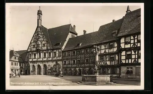 AK Forchheim, Rathaus mit Kriegerbrunnen-Denkmal