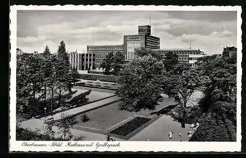 AK Oberhausen /Rhld. Blick auf Rathaus mit Grillopark