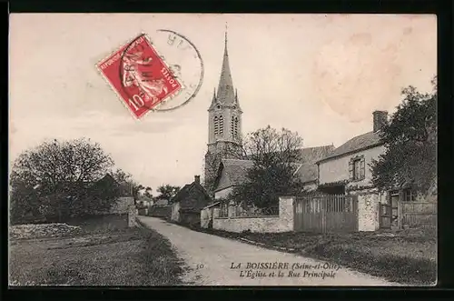 AK La Boissière, L`Église et la Rue Principale