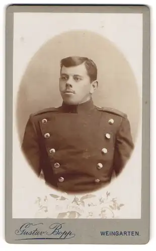 Fotografie Gustav Bopp, Weingarten, Junger Ulanenkrieger in Uniform