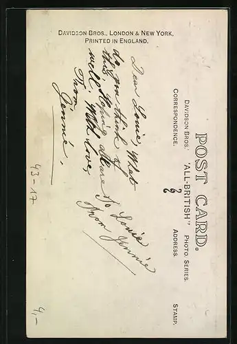 AK Junge und Mädchen in Sonntagskleidung sitzend lesend auf einer Bank