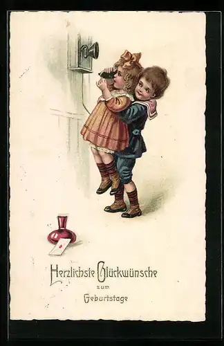 AK Junge hebt ein Mädchen am Telefon hoch