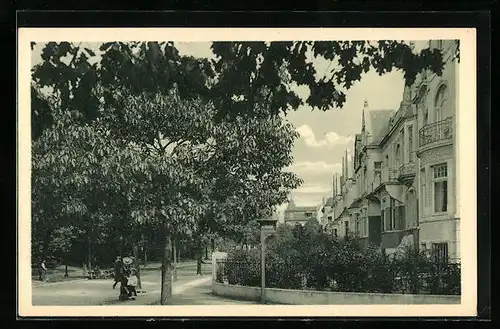 AK Hamburg-Harvestehude, Oberstrasse mit Klinik