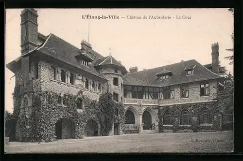 AK L`Étang-la-Ville, Château de l`Auberderie, la Cour