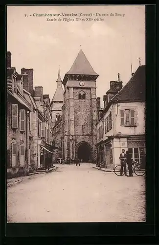 AK Chambon-sur-Voueize, Un coin du Bourg, Entrée de l`Eglise XIe et XIIe siècles