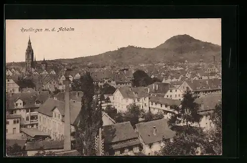 AK Reutlingen m. d. Achalm, Ortsansicht aus der Vogelschau