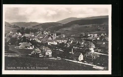 AK Lenzkirch im Schwarzwald, Generalansicht mit Blick auf die Kirche