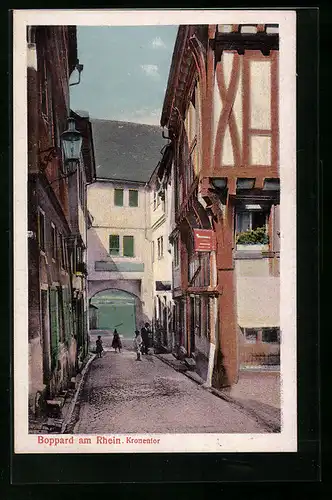 AK Boppard am Rhein, Kronentor mit Passanten