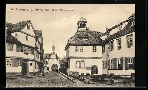 AK Bad Sooden / Werra, Kirchstrasse mit Altem Tor und Pfennigstube