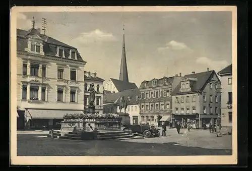 AK Crimmitschau, Marktplatz mit Industria-Brunnen und König Albert-Denkmal