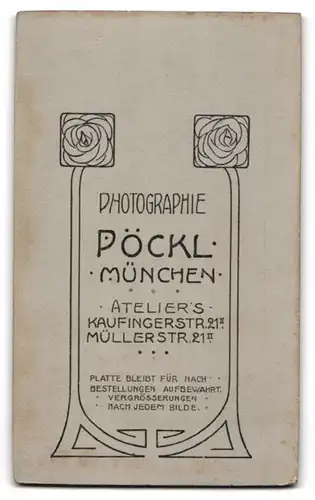 Fotografie Oscar Pöckl, München, Kaufingerstr. 21, Junge Dame in hübscher Kleidung