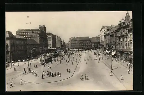 AK Zagreb, Trg Republike, Strassenbahn