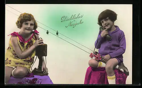 AK Zwei kleine Mädchen telefonieren, Telefonleitung, Neujahrsgruss