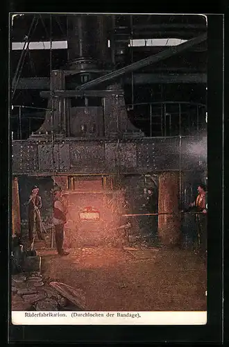 AK Räderfabrikation, Fabrikarbeiter bem Durchlochen der Bandage