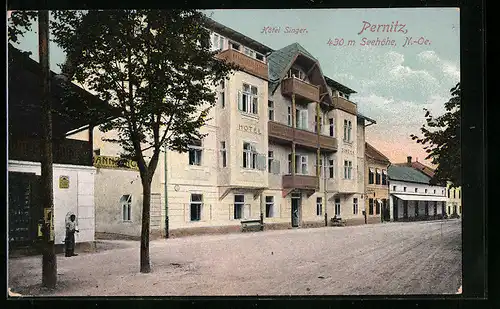 AK Pernitz, Hotel Singer mit Strassenpartie