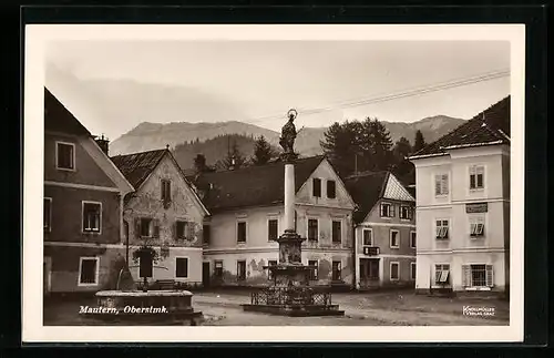 AK Mautern, Platz mit Denkmal