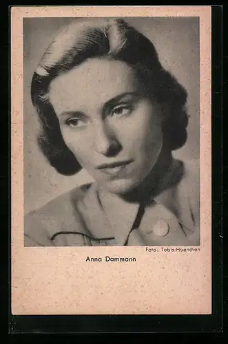 AK Schauspielerin Anna Dammann mit nachdenklichem Blick