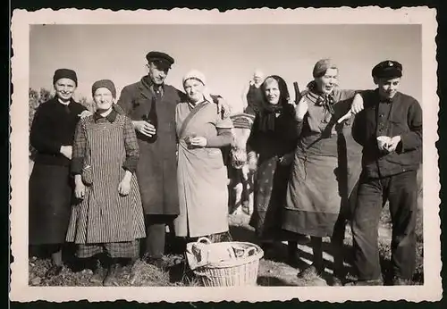 Fotografie Winzer-Familie während der Weinlese - Weinernte