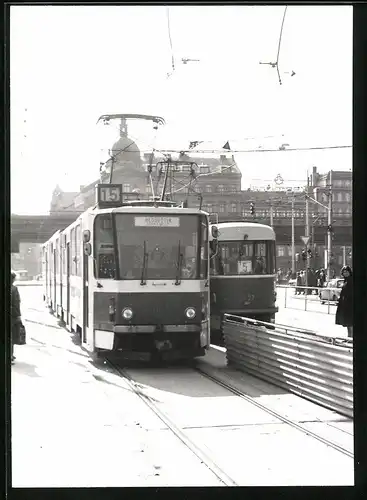 Fotografie Strassenbahn, Tatra Triebwagen der Linie 15 in Prag Richtung Hloubetin