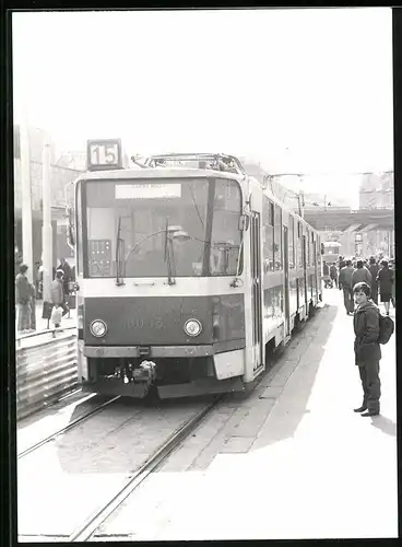 Fotografie Strassenbahn, Tatra Triebwagen Nr. 9003 der Linie 15 in Prag Richtung Cerny Most