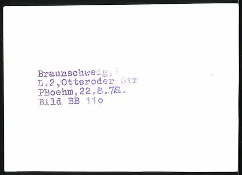 Fotografie P. Boehm, Strassenbahn-Triebwagen der Linie 2 in Braunschweig Richtung Heidberg