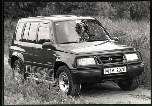 Fotografie Auto Suzuki Vitara, Geländewagen mit Kfz Kennzeichen München