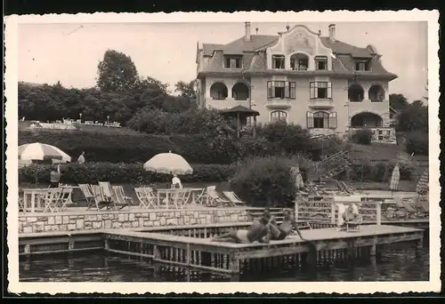 Fotografie unbekannter Fotograf, Ansicht Velden / Wörthersee, Villa mit privater Badestelle