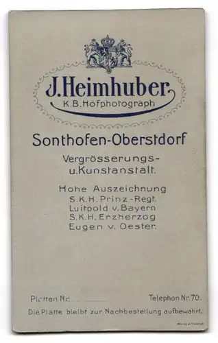 Fotografie J. Heimhuber, Sonthofen, Eleganter Herr in dunklem Anzug