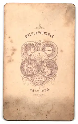 Fotografie Baldi & Würthle, Salzburg, Elegant gekleideter Herr mit Schnurrbart