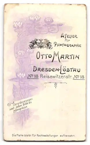 Fotografie Otto Martin, Dresden-Löbtau, Reisewitzerstr. 18, Süsses Kleinkind im Kleid mit nackigen Füssen