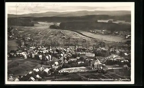 AK Schmiedefeld am Rennsteig, Ortspartie mit Umgebung, Fliegeraufnahme