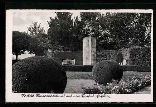 AK Krefeld, Husarendenkmal auf dem Grafschaftsplatz