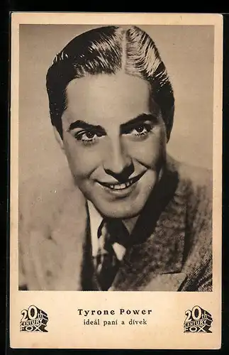 AK Schauspieler Tyrone Power im Anzug in die Kamera lächelnd