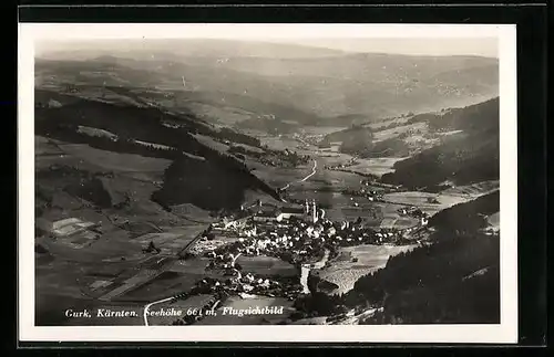 AK Gurk /Kärnten, Teilansicht mit Kirche, Fliegeraufnahme