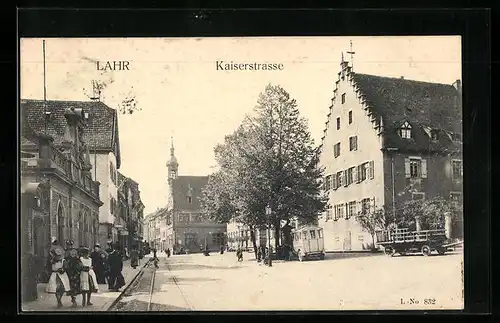 AK Lahr, Leute flanieren durch die Kaiserstrasse