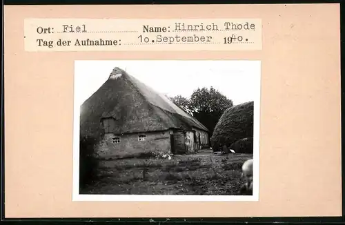 Fotografie unbekannter Fotograf, Ansicht Fiel, Haus des Hinrich Thode 1940