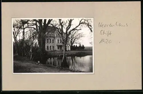 Fotografie unbekannter Fotograf, Ansicht Stift, Herrenhaus, Villa um 1920