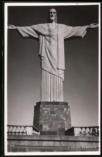 Fotografie unbekannter Fotograf, Ansicht Rio de Janeiro, Statue Cristo Redentor